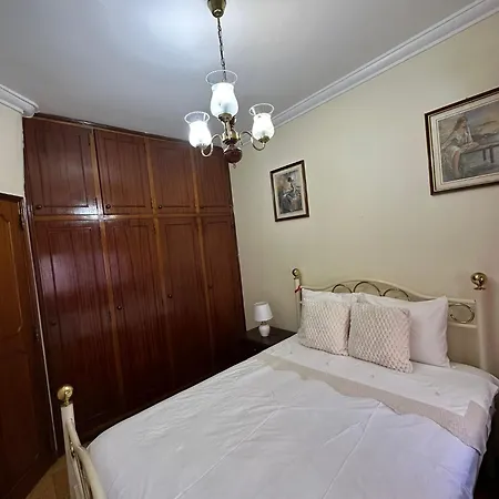Comfy Old Style 2 Bedrooms - Close Aeroporto Lägenhet Lisboa