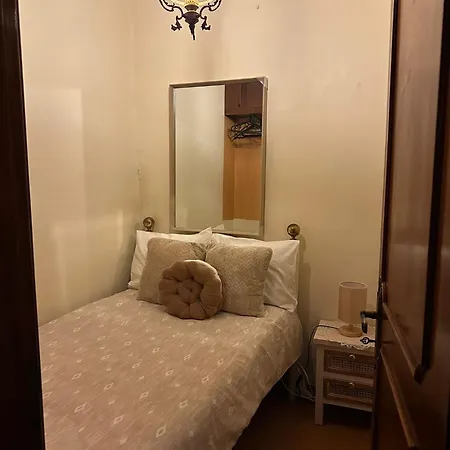 Comfy Old Style 2 Bedrooms - Close Aeroporto Lägenhet